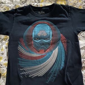 Avengers tee shirt size M kids.